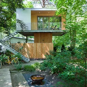  Apartment Urban Tree House